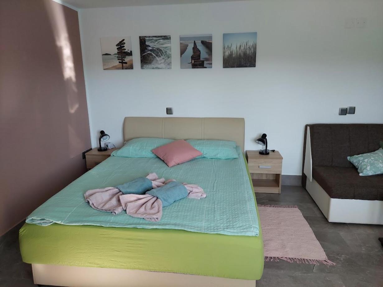 Studio Apartma Zirovnik แซเคลียนาโกเรนสเคม ภายนอก รูปภาพ
