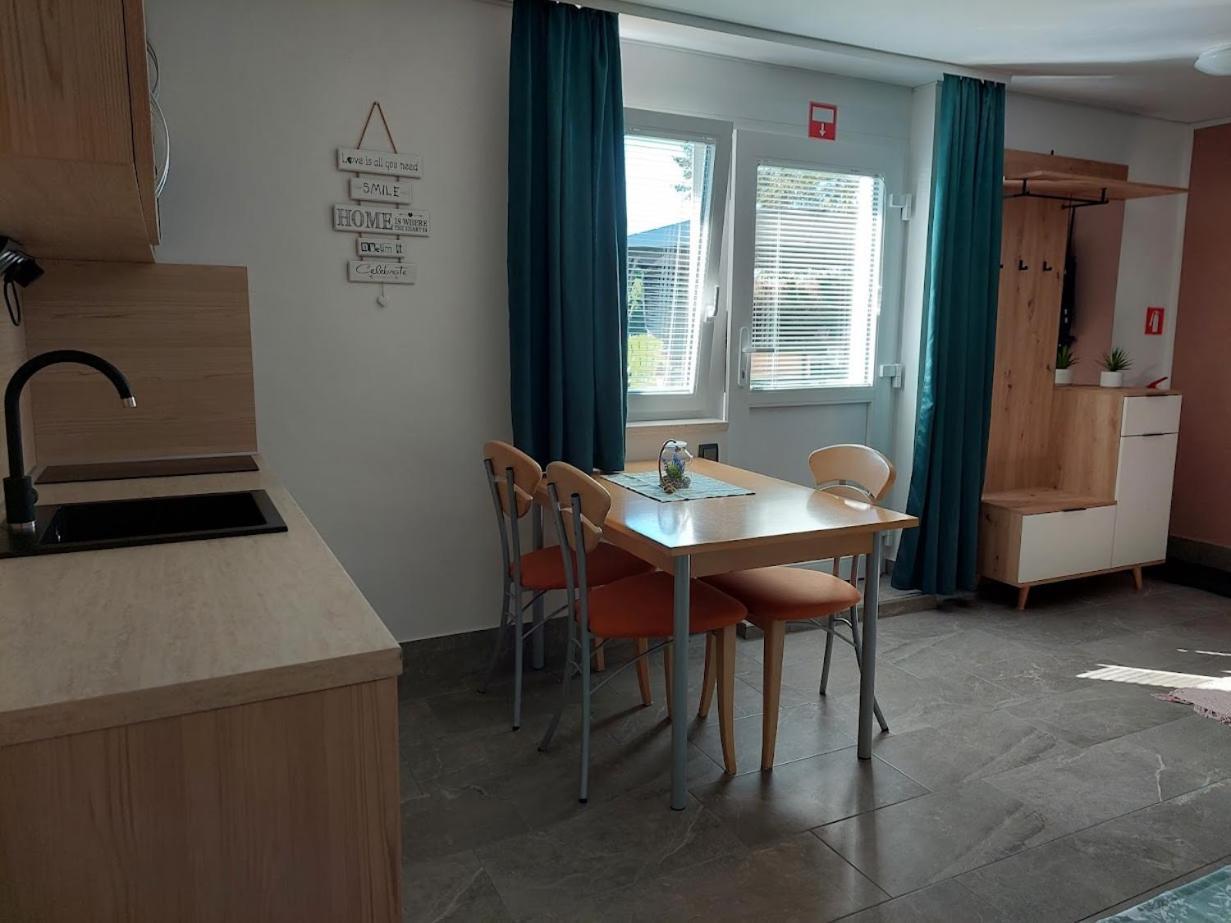 Studio Apartma Zirovnik แซเคลียนาโกเรนสเคม ภายนอก รูปภาพ